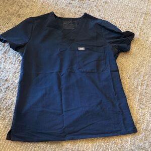 FIGS W's charcoal V-Neck Scrub Top - Chest Pocket small